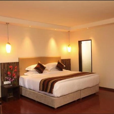 The Altruist Business Hotel Kharadi Pune Bagian luar foto
