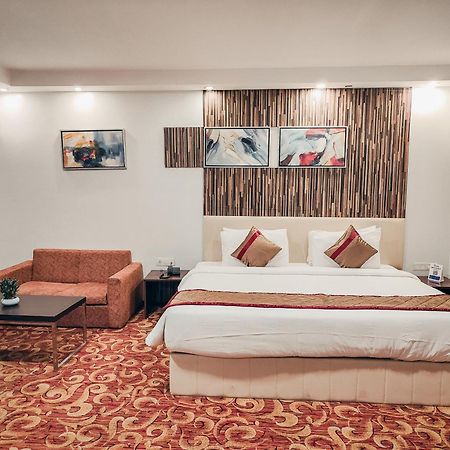 The Altruist Business Hotel Kharadi Pune Bagian luar foto