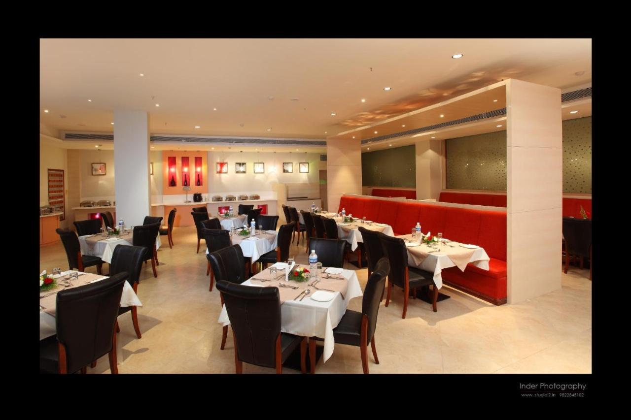 The Altruist Business Hotel Kharadi Pune Bagian luar foto
