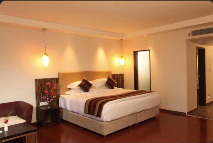 The Altruist Business Hotel Kharadi Pune Bagian luar foto
