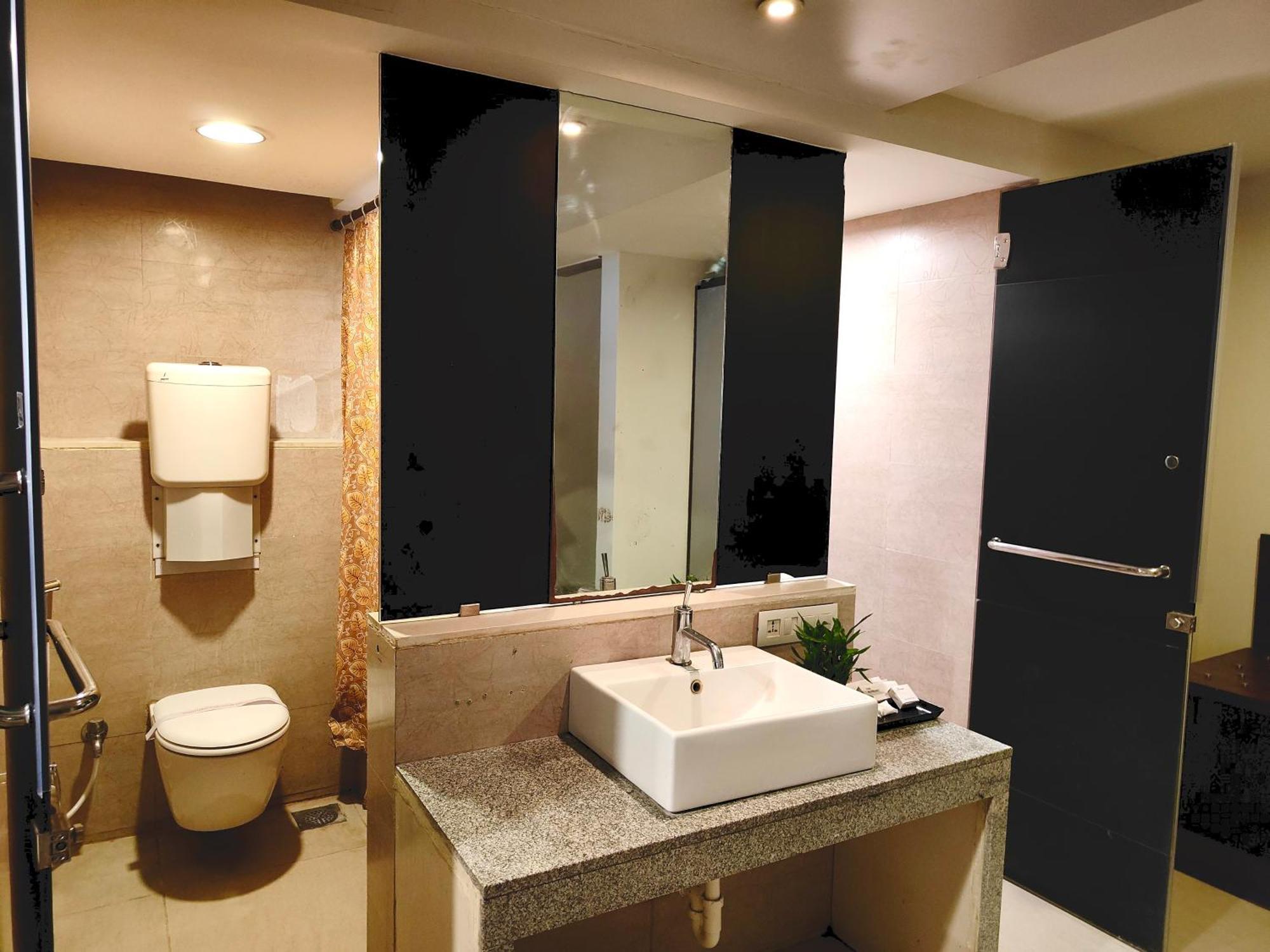 The Altruist Business Hotel Kharadi Pune Bagian luar foto