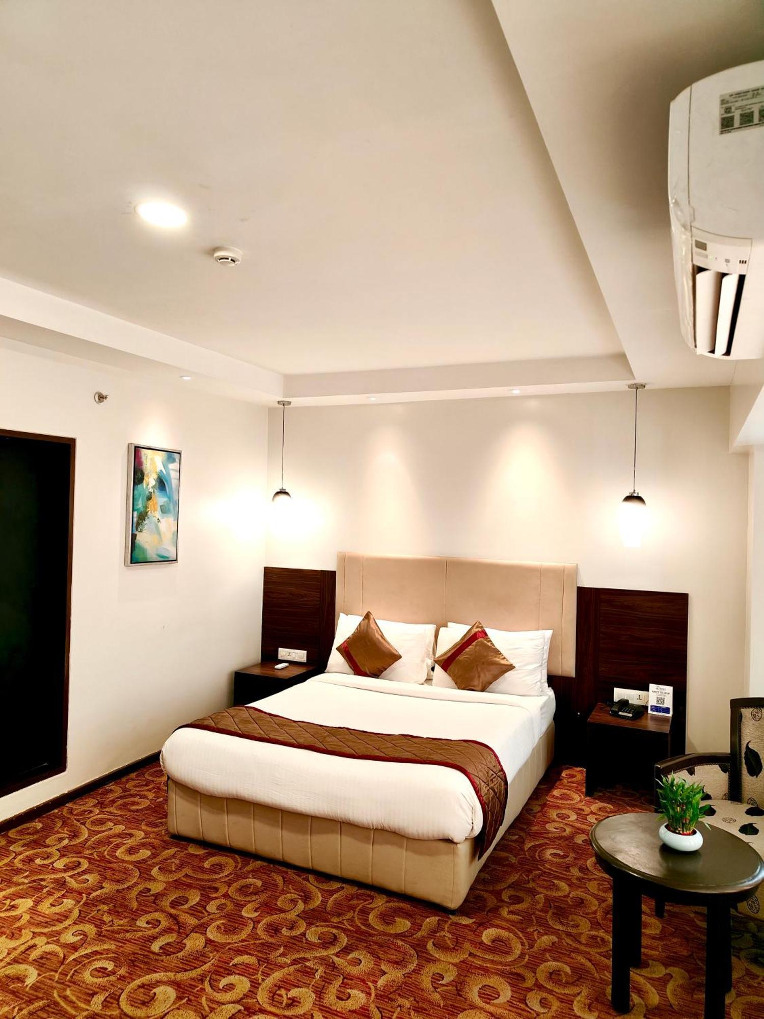 The Altruist Business Hotel Kharadi Pune Bagian luar foto
