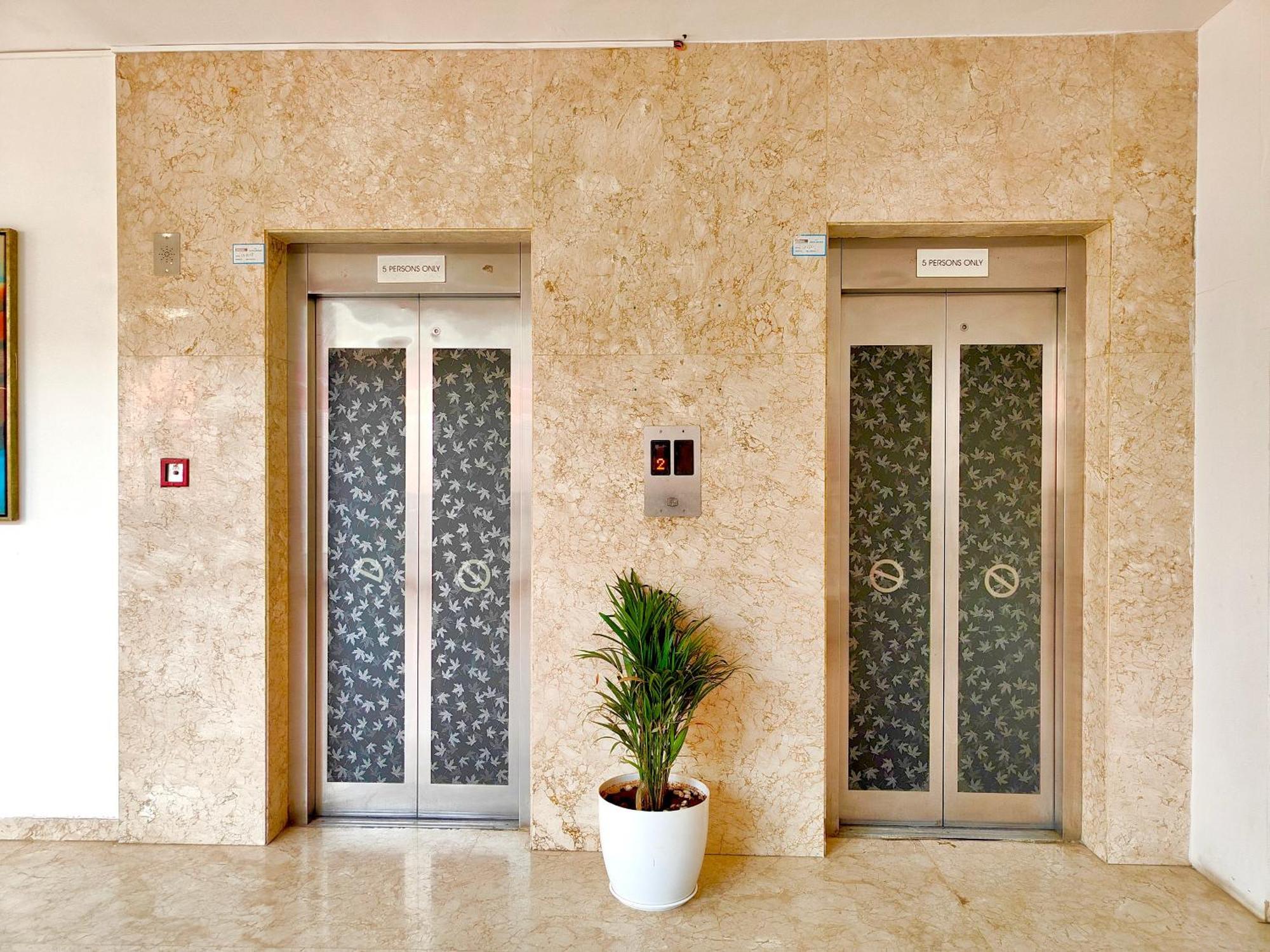 The Altruist Business Hotel Kharadi Pune Bagian luar foto