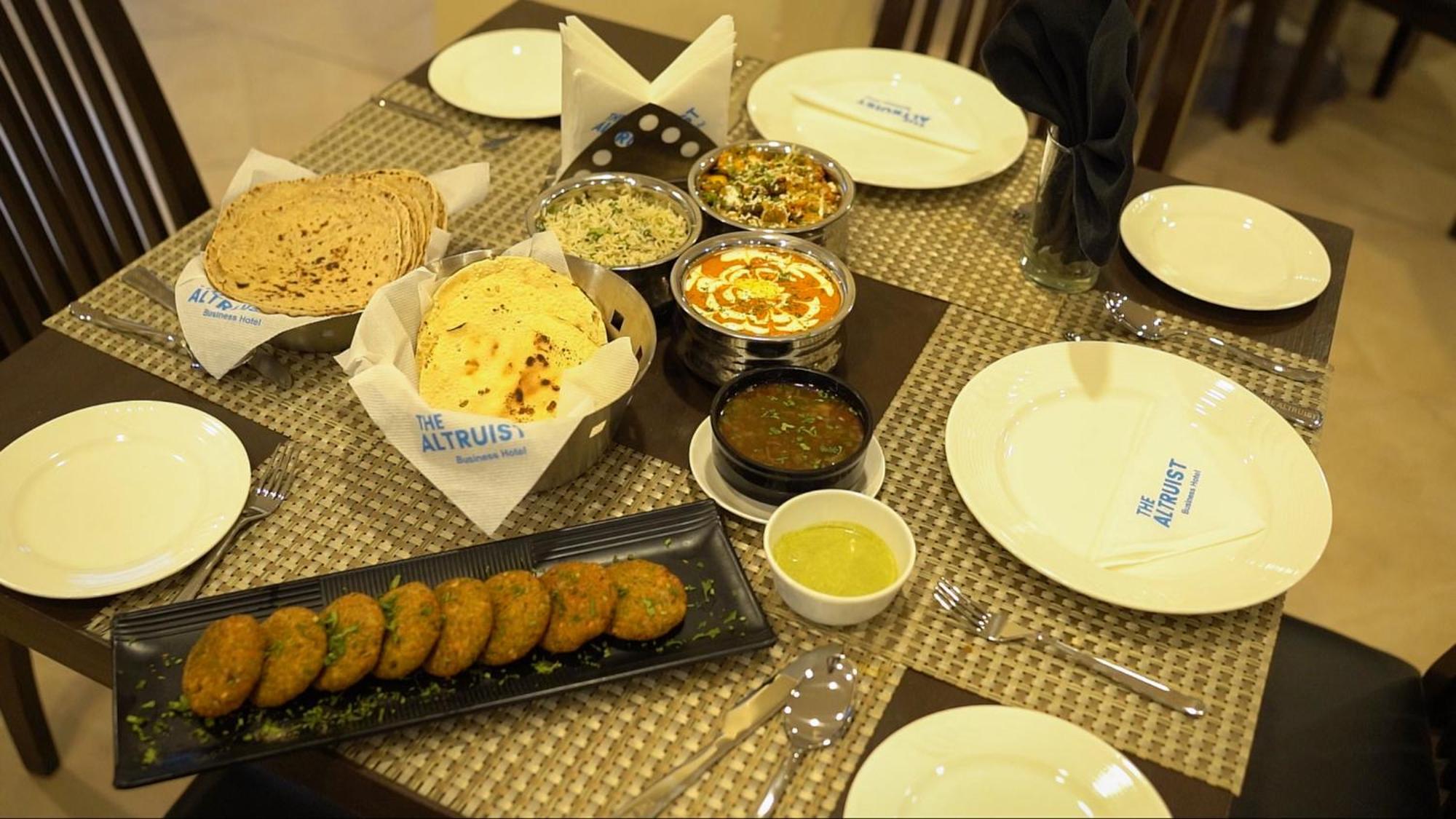 The Altruist Business Hotel Kharadi Pune Bagian luar foto