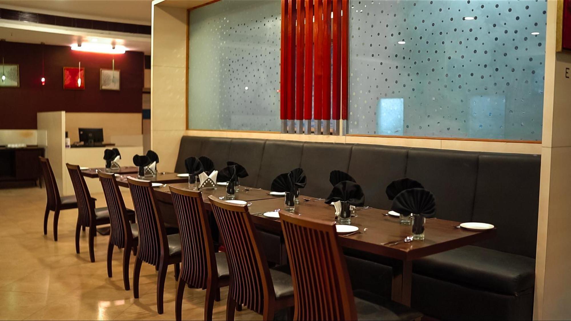 The Altruist Business Hotel Kharadi Pune Bagian luar foto